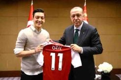 Kecewa Berat, Oezil Pensiun dari Timnas Jerman