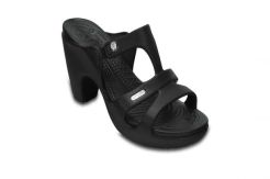 Crocs Hadirkan Koleksi Sepatu High Heels untuk Wanita
