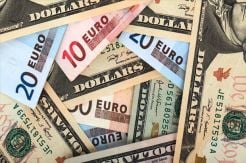 AS-Uni Eropa Setuju Hindari Perang Dagang, Euro Melonjak Lawan Dolar