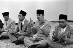 Dialog Bung Karno dengan Profesor Kadirun Yahya