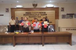 Janda dan Pacarnya Ditangkap karena Simpan Sabu-Sabu