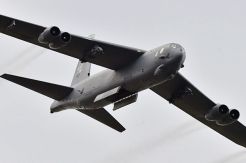 Pembom B-52 AS Terbang di Atas Laut Cina Timur