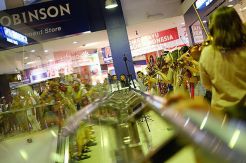 Ocas Helat Flash Mob, Ayo Mama Bergema di MCM