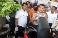 Bayi Tewas Dalam Jok Motor Hasil Hubungan Gelap