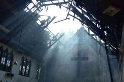 Diduga Akibat Korsleting, Gereja Pantekosta di Manado Ludes Terbakar