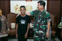 Panjat Tiang Bendera, Reza Dapat Beasiswa dari Panglima TNI