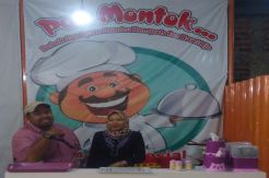 Hobi Makan Bebek, Wanita Ini Buka Warung Bebek Pak Montok