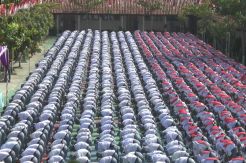 Ribuan Siswa Lakukan Gerakan Periksa Kerapihan Diri Bersama-sama