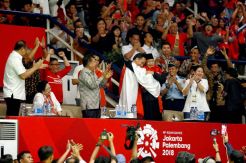 Dipeluk Atlet Pencak Silat, Jokowi: Hanifan Bau Kemenangan