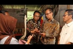 Mensos Blusukan ke Kampung...