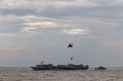 TNI AL Evakuasi Korban Kapal Ferry yang Ditembaki Perompak