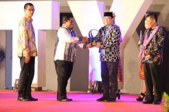 Kinerja Inovatif, Bupati Pasangkayu Diganjar Penghargaan KDI 2018