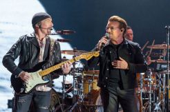 Suara Bono Hilang, Konser U2 di Berlin Terpaksa Dihentikan