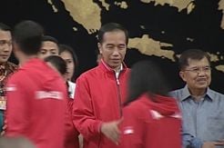 Jokowi Serahkan Bonus di Istana, Emas Diganjar Rp1,5 Miliar