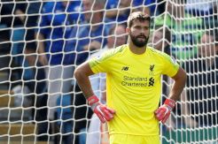 Alisson Marahi Dirinya Setelah Bikin Blunder di Liverpool
