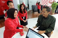 Telkomsel Banjiri Hari...