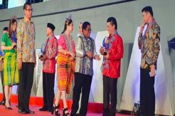 Raih KDI Award, Bupati Danny Komitmen Pacu Pembangunan Halbar