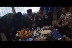 Ketika Maruf Amin Tuntun Pengusaha Amerika Serikat Bersyahadat