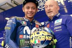 Rossi Pamer Helm Spesial di Misano