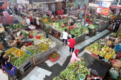Sejumlah Harga Kebutuhan Pokok di Pasar Tradisional Beranjak Stabil