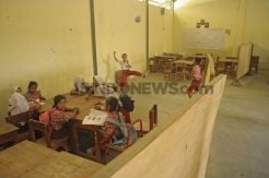 Miris, 2 Tahun Lebih Siswa SDN 1 Cibarusah Belajar di Gudang BPBD
