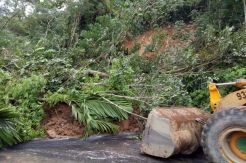 Akses Jalan Nasional Masih Tertutup, Pemerintah Kerahkan Alat Berat