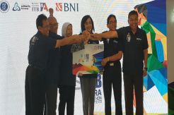 Ribuan Pelari Antusias...