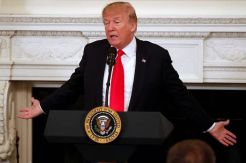 Kaitkan Dukungan ke Arab, Trump Minta OPEC Turunkan Harga Minyak