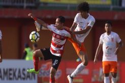 Madura United Telan Kekalahan Perdana di Markas Sendiri