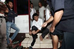 Berduka, Anies Kunjungi...