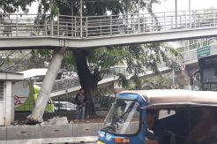 Dihantam Bus Transjakarta, Tiang JPO Halte Sumber Waras Nyaris Roboh