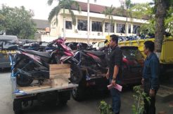 Empat Kointainer Berisi 24 Motor dan 7 Mobil Gagal Diselundupkan
