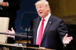 Puji Jong-un, Trump Tegaskan Sanksi Korut Masih Berlaku