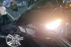 Hantam Truk Tanah, Pengemudi Mobil Mewah Tewas Terjepit