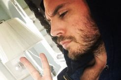 Sam Claflin Ikut Main...