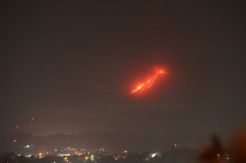 Gunung Soputan Keluarkan Lava Pijar, Warga Diminta Waspadai Aliran Lahar