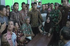 Dana Desa Digunakan untuk Proyek Fiktif, Kades di Kendal Didemo Warga