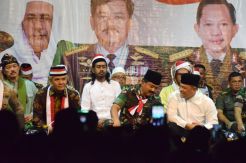 Doa Bersama, Panglima TNI dan Gatot Nurmantyo Duduk Berdampingan