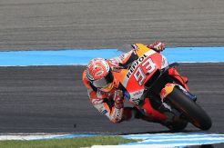 Marc Marquez Asapi Duo Yamaha di Sesi Warming Up