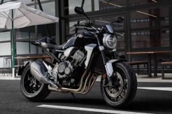 Honda Beri Kode Perlawanan Model Cafe Racer Kawasaki