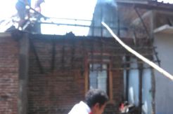 Bakar Serangga, Gudang Ludes Dilalap Si Jago Merah