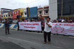 Gaji Dipangkas, Honorer di Simalungun Demo Bupati dan Dewan