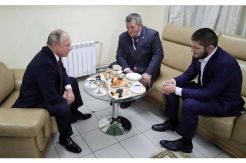 Disambut Langsung Putin,...