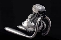 Tenaga Jawa Muncul dengan Kapasitas 350 cc Full Injeksi