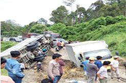 Jalan Nasional di Batu Jomba Hancur, Akses di Tapsel Terancam Putus