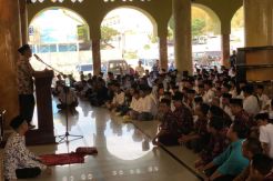 Bertemu Para Santri di Lamongan, Mendikbud Sampaikan Rumus 5 C