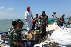 Lanal TBK Tangkap Kapal...