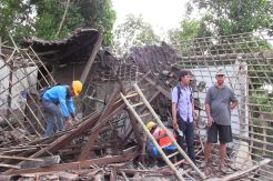 Pria Paruh Baya di Salatiga Tewas Tertimpa Rumahnya yang Roboh