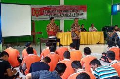 Badan Kesbangpol Kobar Sosialisasi Pendidikan Politik untuk Pelajar