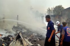 Gudang Rongsok di Mojokerto Ludes Terbakar, Warga Panik